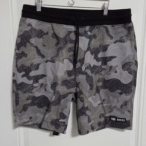 NWT - Hugo Boss x NBA Los Angeles Lakers Men's Slam Camo Shorts - Size XL